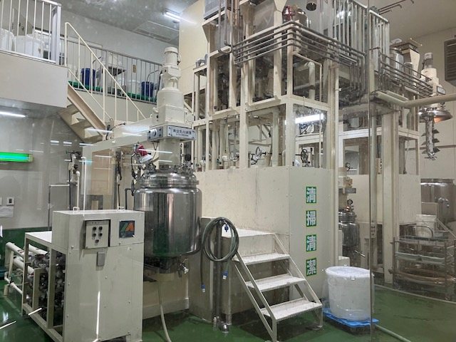化粧品工場の製造設備